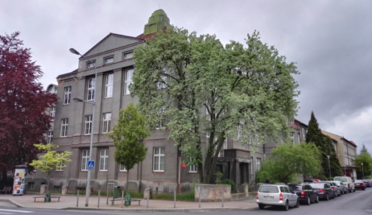 Karlovarský kraj bude mít projekt na přestavbu keramické školy za 26 milionů korun