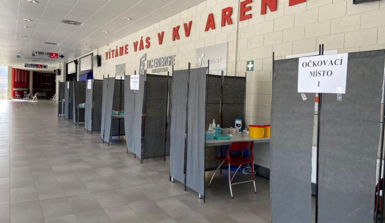 V KV Areně funguje opět očkovací centrum, kapacitu má až 1500 očkovaných