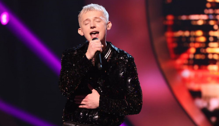 Liberečák Nikolas Bitkovskij hraje pro radost na ulici, finalista SuperStar má na kontě i vlastní píseň