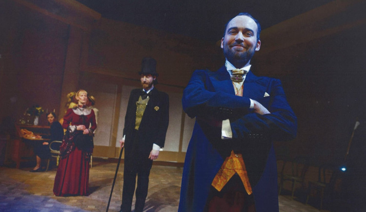 Zemřel herec chebského divadla Tomáš Kolomazník