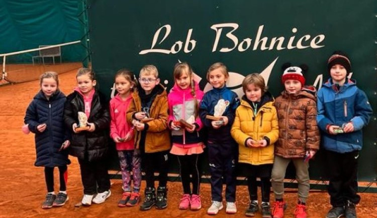 Mladí tenisté se chtějí dostat na Wimbledon. Bojují o účast v roli diváků