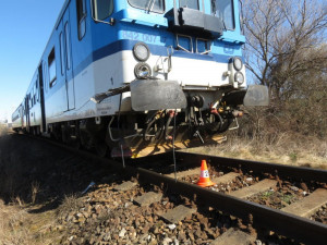 Na trati u Kynšperku je porušené trakční vedení, provoz vlaků přerušen