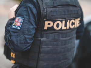 Policie vyšetřuje případ znásilnění a pobodání v Karlových Varech