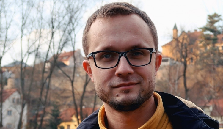 Novým předsedou Pirátů v Karlovarském kraji je Vítězslav Adamec z Lokte