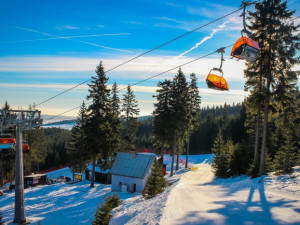 V lyžařských areálech Karlovarského kraje s přestávkami sněží a ochlazuje se