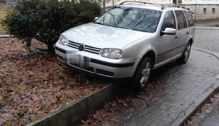 Opilý cizinec nadýchal bezmála čtyři promile. Hrozí mu vězení