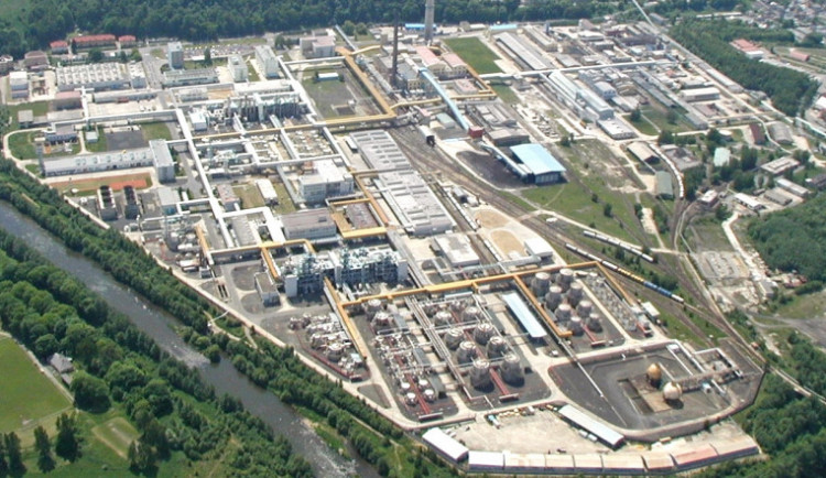 V sokolovské chemičce testuje mobilní tým, k dispozici jsou i samotesty