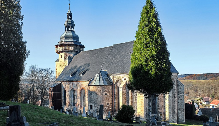 Město Horní Slavkov na Sokolovsku se loni pustilo do opravy kostela sv. Jiřího ze 14. století.