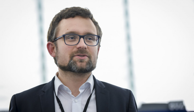 Europoslanec Peksa vyzývá k bojkotu olympiády. Čekám, co s tím udělají známé firmy, říká