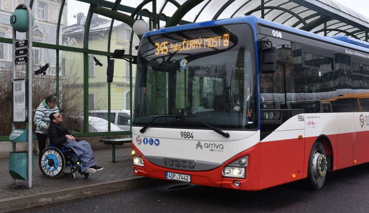 Ze Severních Čech do Prahy komfortně i na vozíku. Přibývá autobusových bezbariérových linek