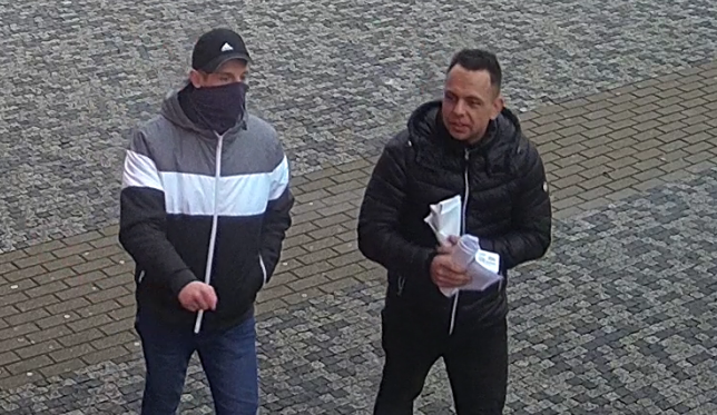 Dvojici mužů hledá policie. Mohli by pomoci objasnit krádež