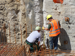 Stavba přírodovědného centra u Domu dětí Sova v Chebu se blíží ke konci