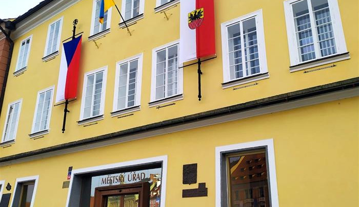 Cheb vypoví družbu s Nižním Tagilem, kde sídlí tankový závod, přijme uprchlíky