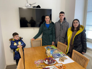 První rodiny utíkající z Ukrajiny našly bezpečí v Karlovarském kraji. Byty nabízí města i jednotlivci
