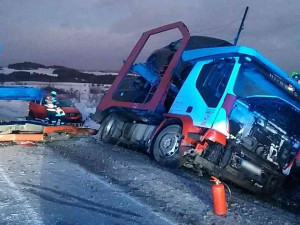 Únorové nehody v Karlovarském kraji se obešly bez ztráty na životech
