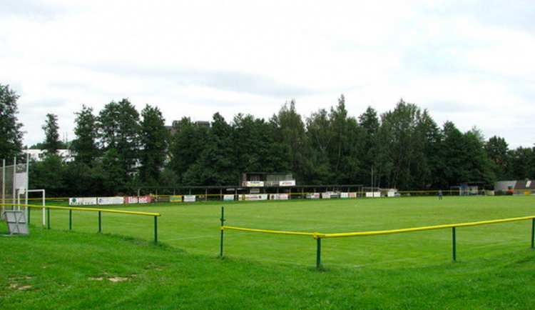Karlovy Vary chtějí opravit stadion Slavia, letos zatím provizorně