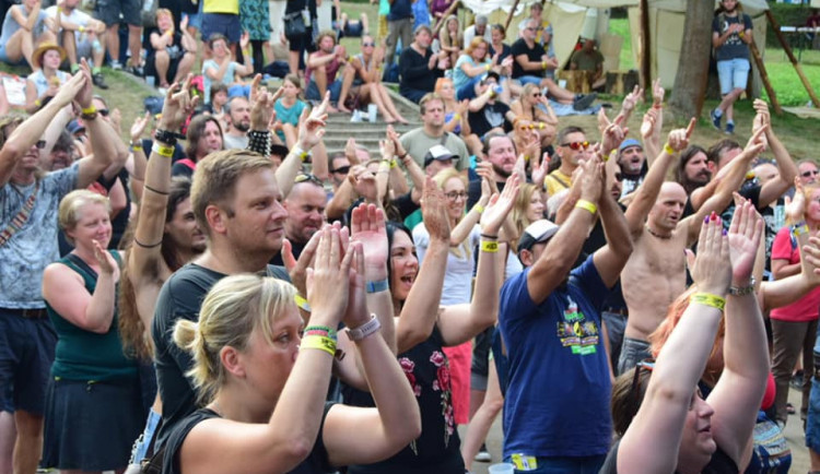 V Karlovarském kraji je v plánu bohatý kulturní program, čeká se ale menší zájem o Karlovy Vary