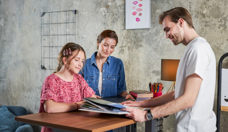 Pět dobrých důvodů, proč byste si měli pořídit polohovatelný stůl