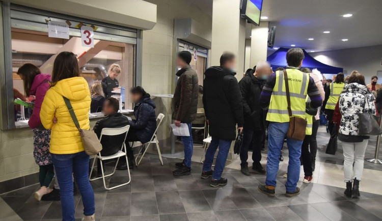 Karlovarské centrum v KV Areně odbavilo doposud 7600 uprchlíků