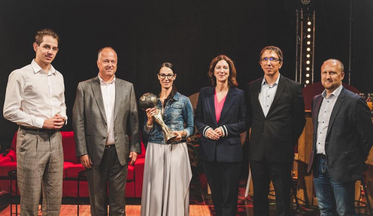 size3-16479340037308-231-hledani-nejlepsich-ekologickych-napadu-neustava-nominace-projektu-eon-energy-globe-vrcholi