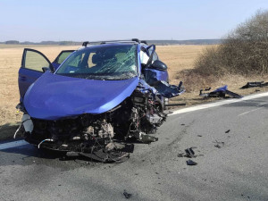 U Toužimi se srazila dvě auta, jeden člověk zemřel