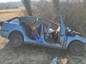 U Toužimi se srazila dvě auta, jeden člověk zemřel