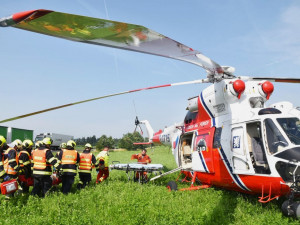 Pomoc přichází z nebe, armádní letečtí záchranáři z Líní ročně ošetří a převezou stovky pacientů