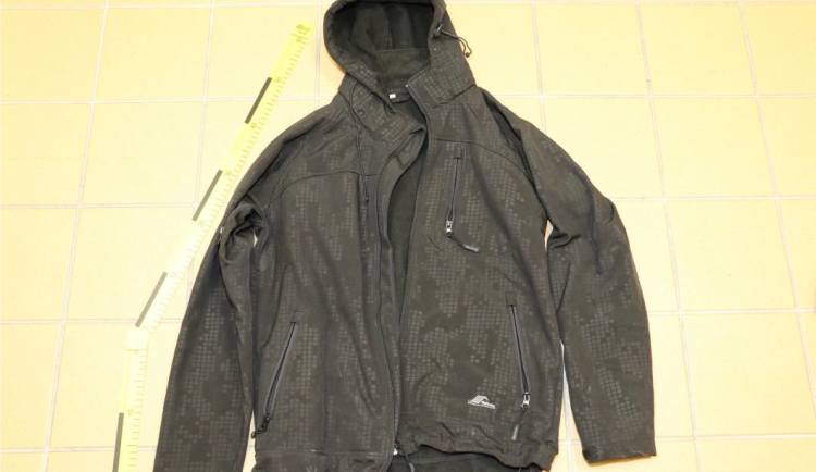 Policie stále nezjistila totožnost mrtvého muže. Žádá veřejnost o pomoc