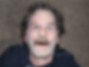 Policie stále nezjistila totožnost mrtvého muže. Žádá veřejnost o pomoc