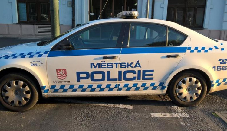 Rušná směna karlovarské uklízečky. Zažila sex, rvačku i příjezd policie
