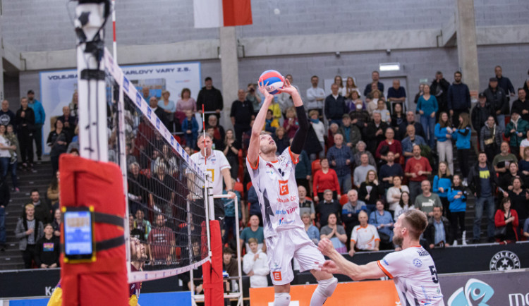 Karlovarští volejbalisté pomýšlí na obhajobu. Cesta do finále vede přes Odolenu Vodu