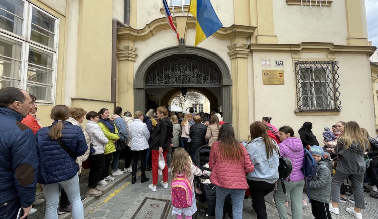 Česko udělilo Ukrajincům bezmála 300 tisíc speciálních víz