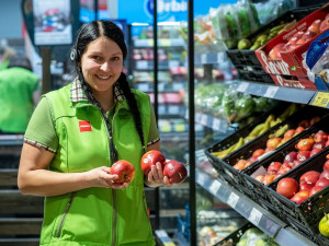 PENNY neplýtvá a posílá do ZOO zdravé ovoce a zeleninu