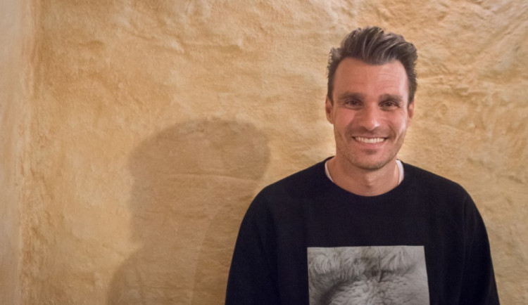 Mentální kouč šíří při svých přednáškách na školách lži o Leoši Marešovi