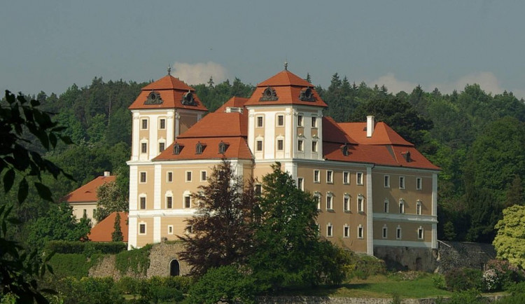 Do zámku ve Valči se téměř po 50 letech vrátila kopie obrazu malíře Karla Škréty