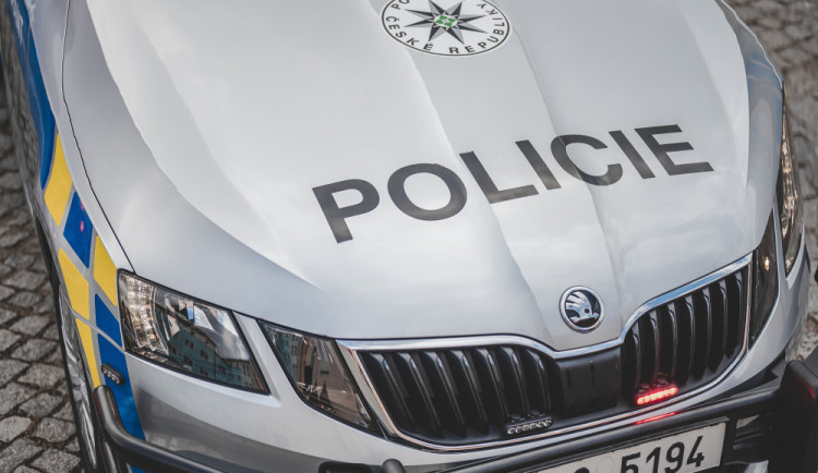 Zlatnictví v Karlových Varech vyloupil neznámý pachatel. Škoda je za několik milionů