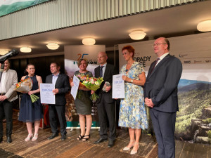 Křišťálová popelnice se stěhuje z východních Čech. Nejlépe třídili lidé v Uherském Hradišti