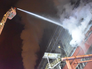 Hasiči zasahovali u požáru sušící věže na uhlí