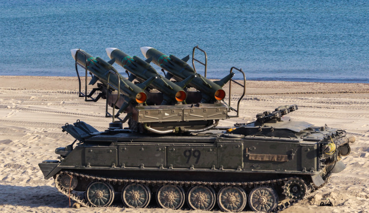 Strakoničtí vojáci zakončili účast na mezinárodním cvičení v Polsku bojovými střelbami