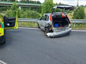 Další zraněný motocyklista. Do plzeňské nemocnice ho transportoval vrtulník.