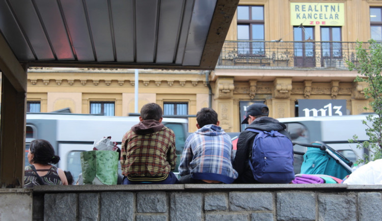 Sociálně slabé nezvednou z hranice chudoby ani dávky, tvrdí vědci