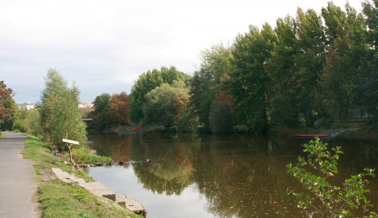 Karlovy Vary začaly s úpravami náplavky u řeky Ohře