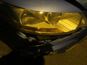 Opilý řidič nezvládl řízení a poničil v Chebu tři zaparkovaná vozidla