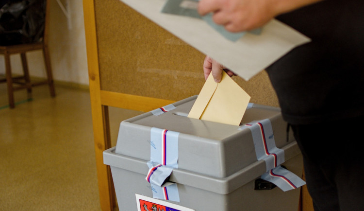 Ve Varech budou v komunálních volbách lidé vybírat ze 13 stran a hnutí