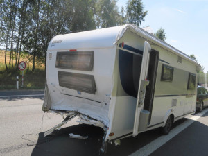 Ujel od nehody a vzápětí způsobil další. Škoda je 300 tisíc