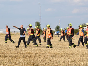VIDEO: Pád letadla při leteckém dni v Chebu. Organizátoři vyjadřují soustrast rodině mrtvého pilota