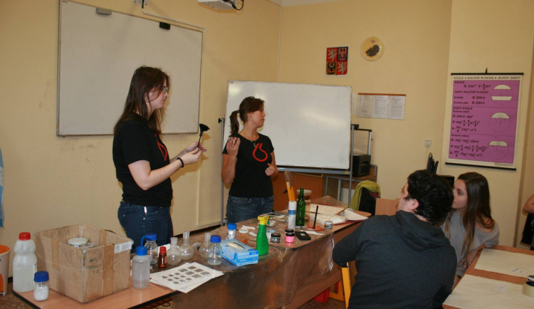 Kraj vyplatí na stipendiích pro žáky téměř milion korun