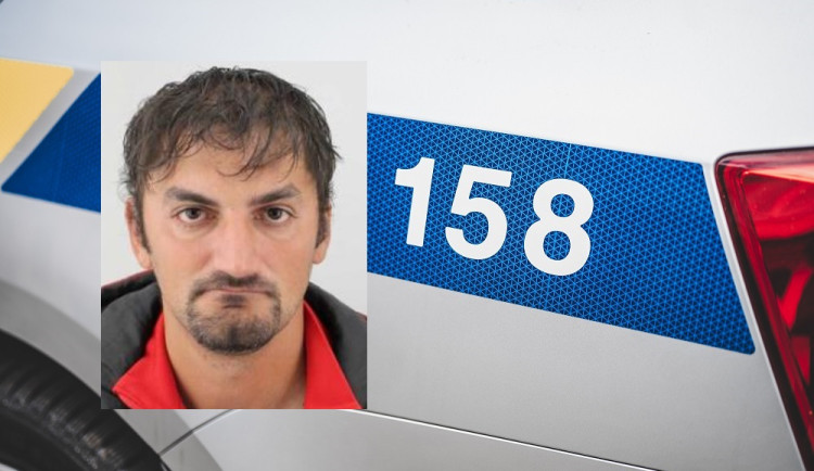 Kriminalisté pátrají po muži, který způsobil lidem škodu za více než 100 tisíc