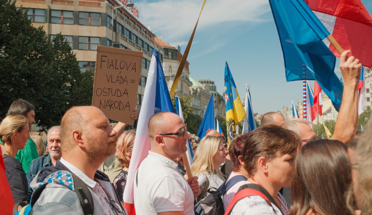 VIDEO: Na protivládní demonstraci se v centru sešly desetitisíce lidí