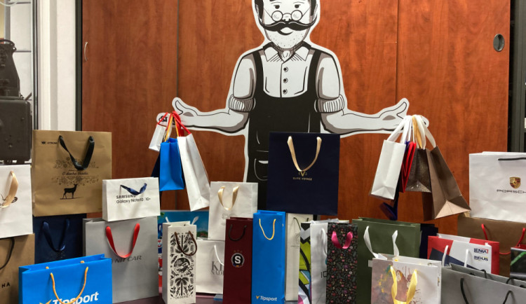 Papírové tašky atypických rozměrů si nechte vyrobit v Ottově tiskárně